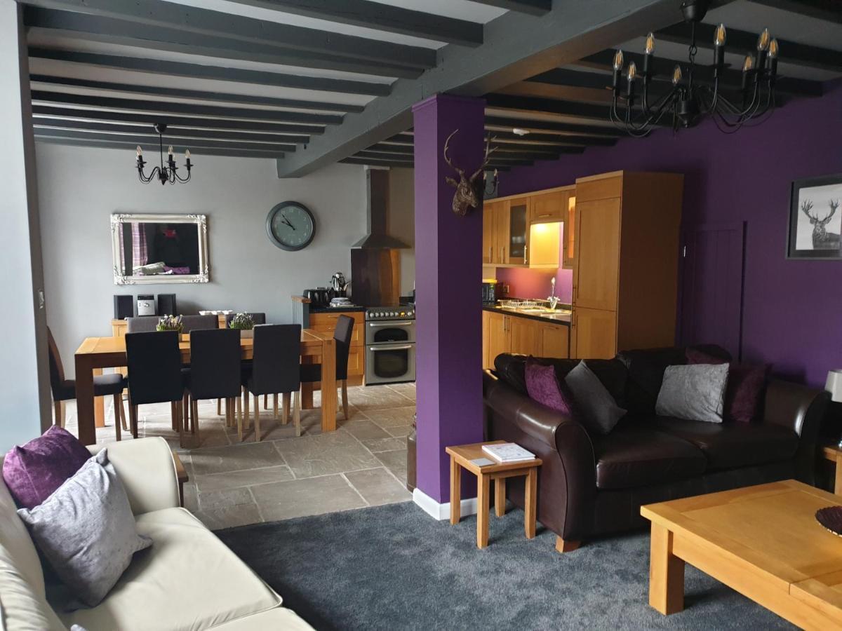 Lovely 4 Bed House Sleeping 8 Near Ashbourne Holiday home