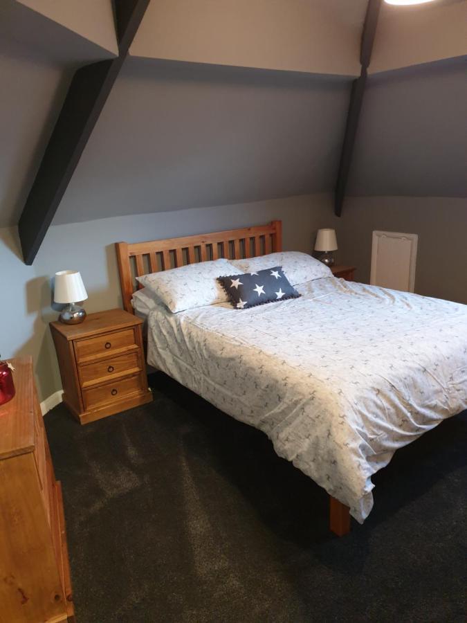 Lovely 4 Bed House Sleeping 8 Near Ashbourne *