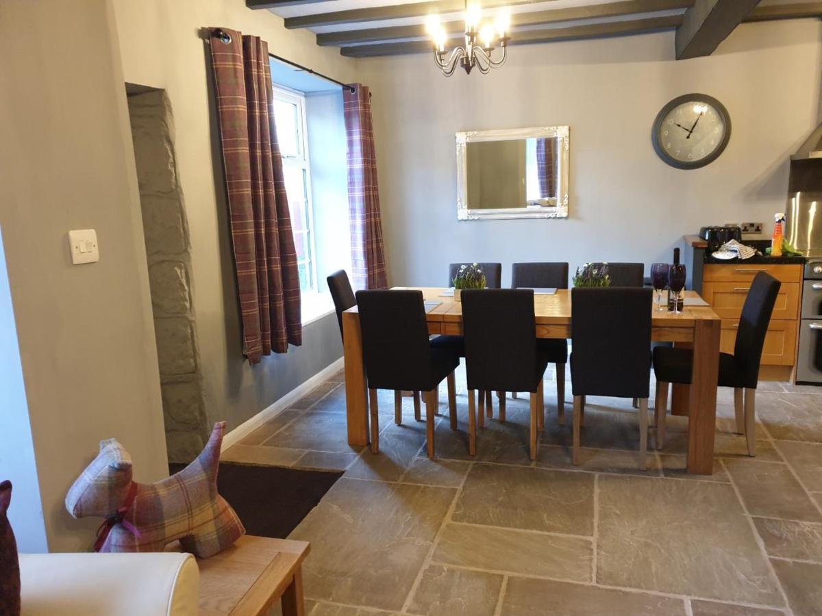 Lovely 4 Bed House Sleeping 8 Near Ashbourne Holiday home *